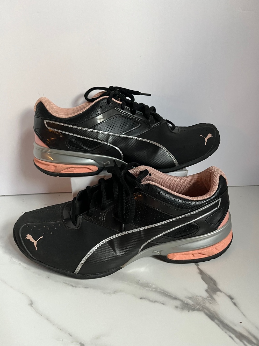Women's US size 8 PUMA
Women's Tazon 6 FM
Sneaker